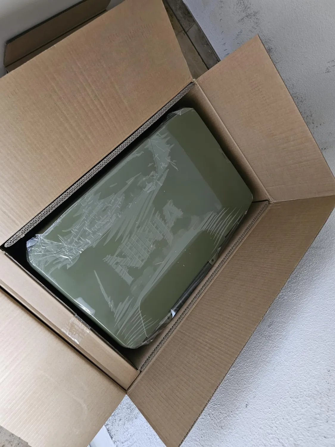 Ninja FrostVault Kühlbox 42 L mit Rollen Weiß Dry-Zone