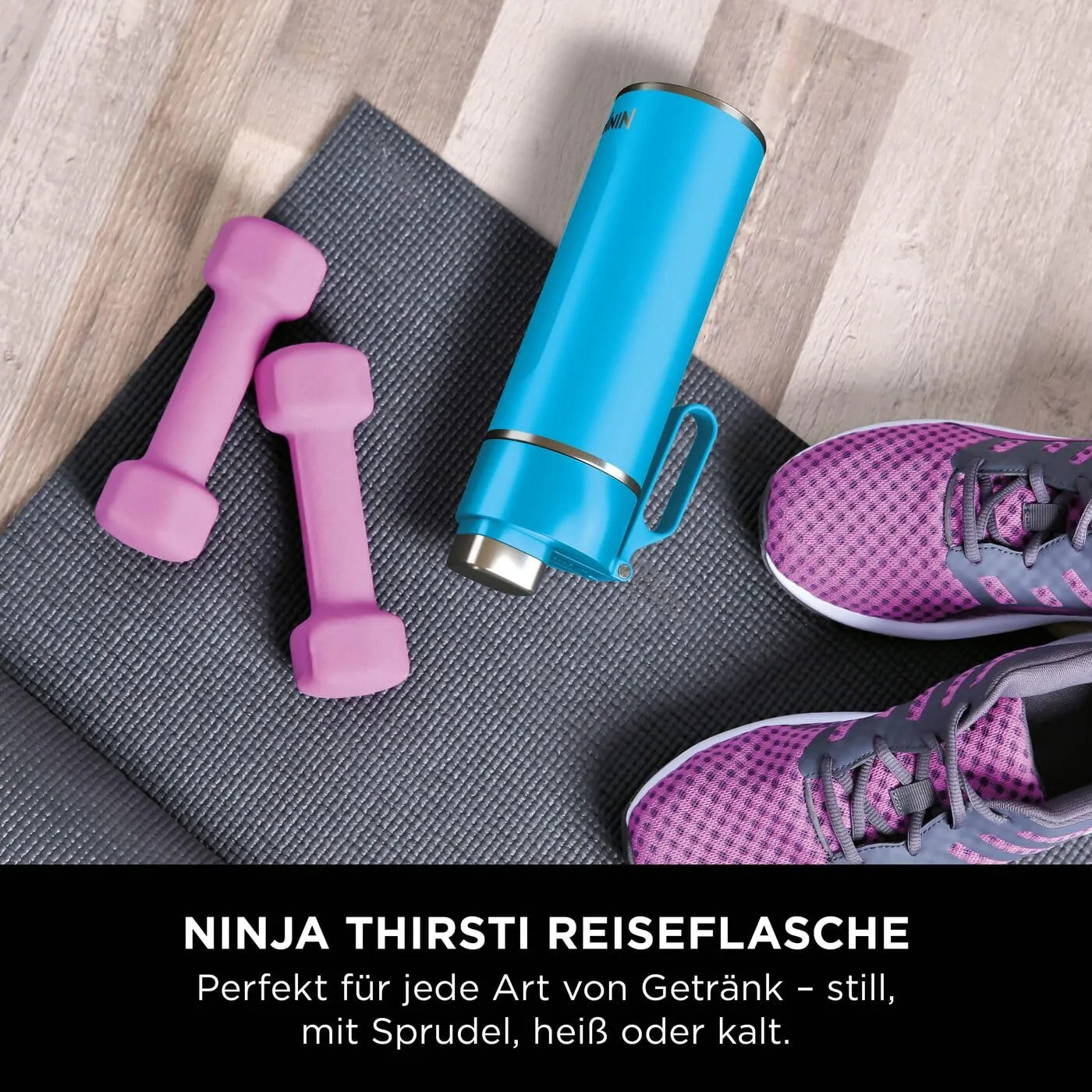 Ninja Thirsti Wasserflasche 530ml Tropenblau isoliert
