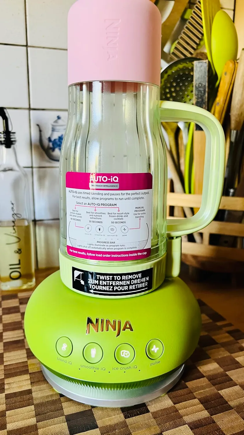 Ninja BlendBoss Mixer Pink Peppercorn 1100 W mit Reisebecher
